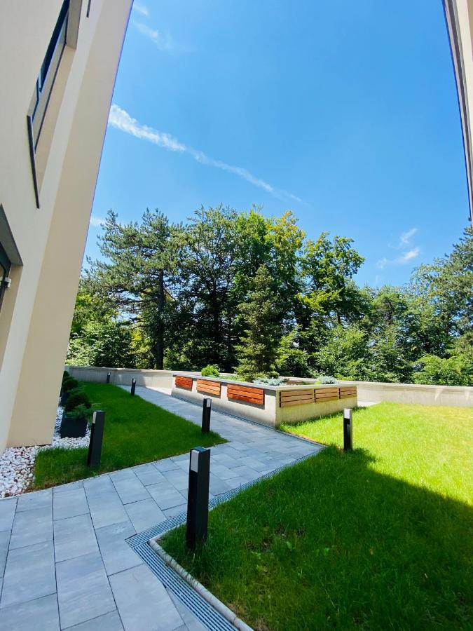 8Ight Apartamento Braşov Exterior foto